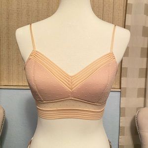 Low Back Wireless Lifting Full Coverage Lace Bra